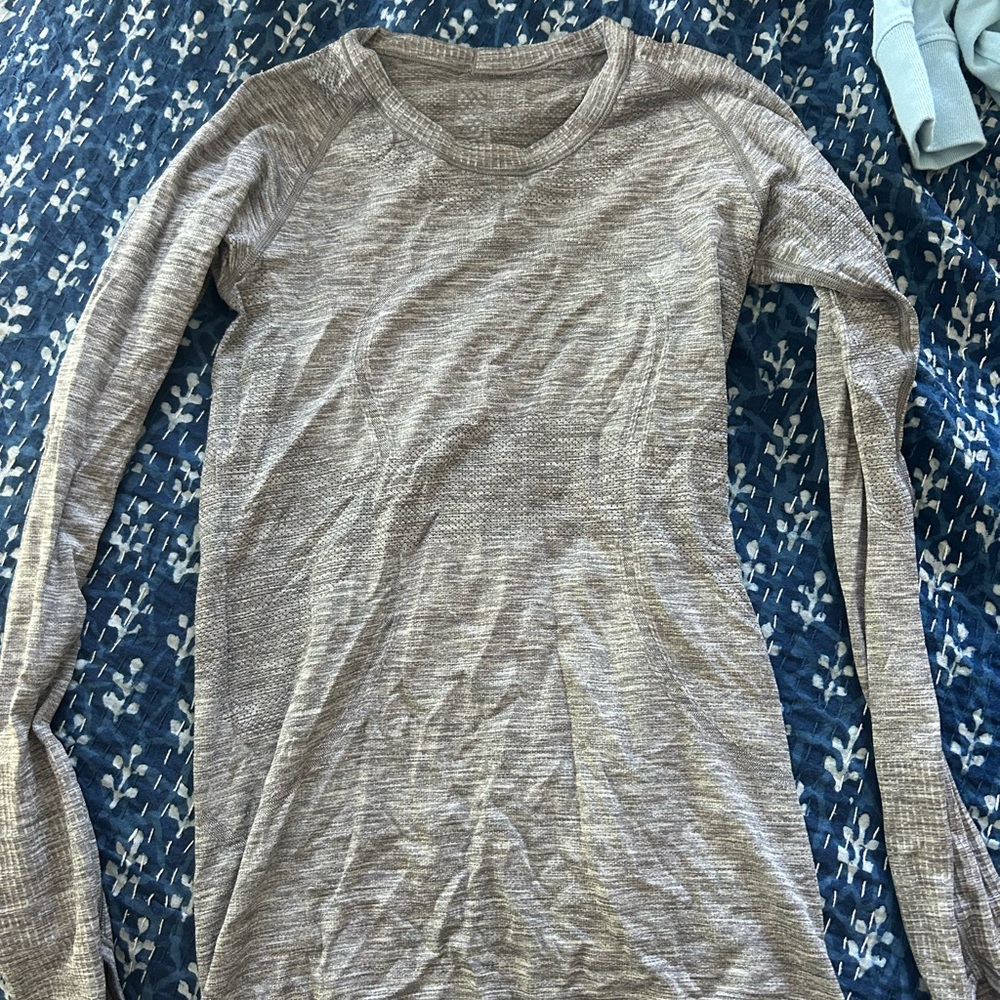 Lululemon Gray Long Sleeve Top